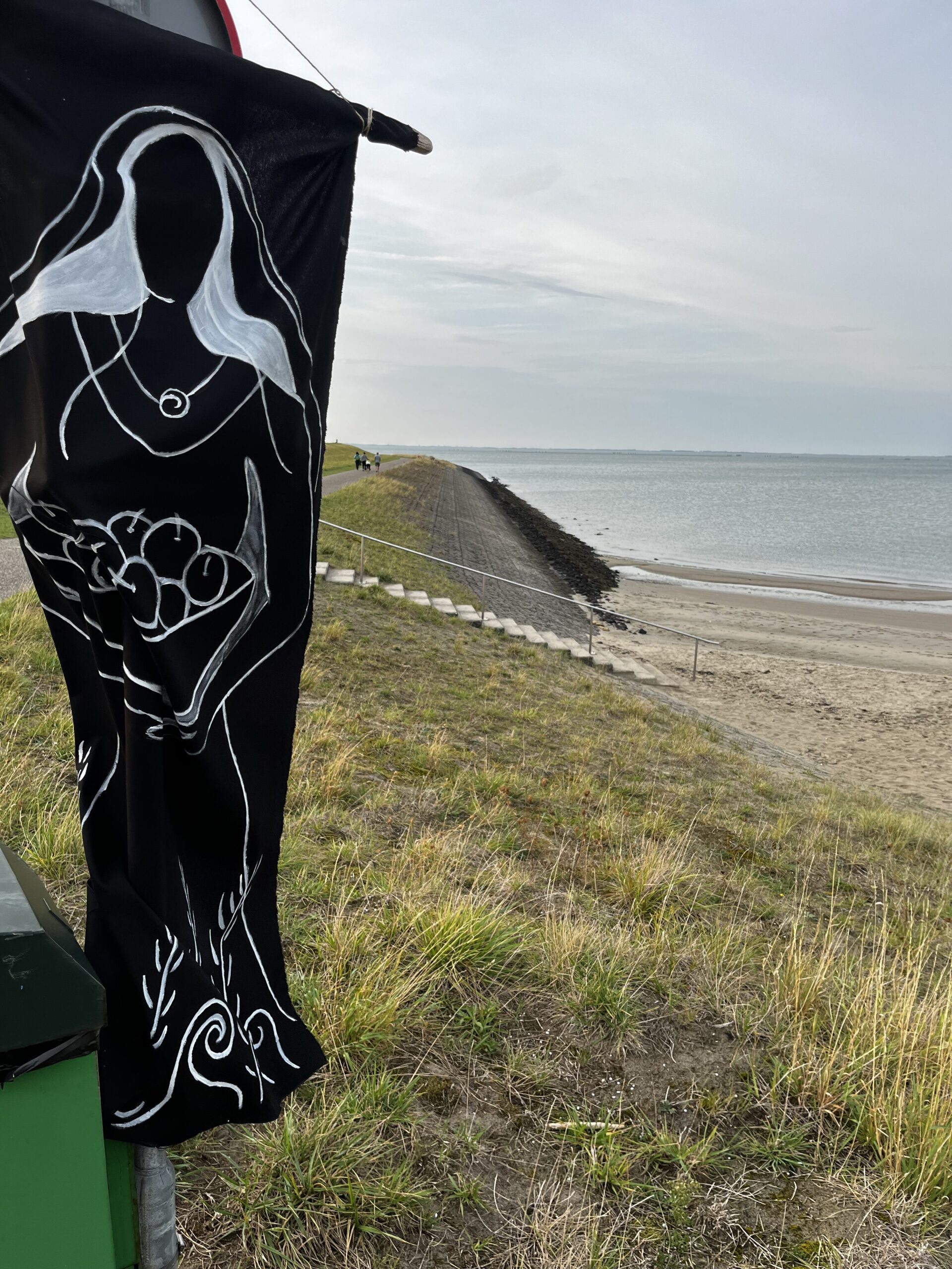 Nehalennia, harvest ritual with Traditie and Swesaz, joined by Ingwine members, in Zeeuws Vlaanderen